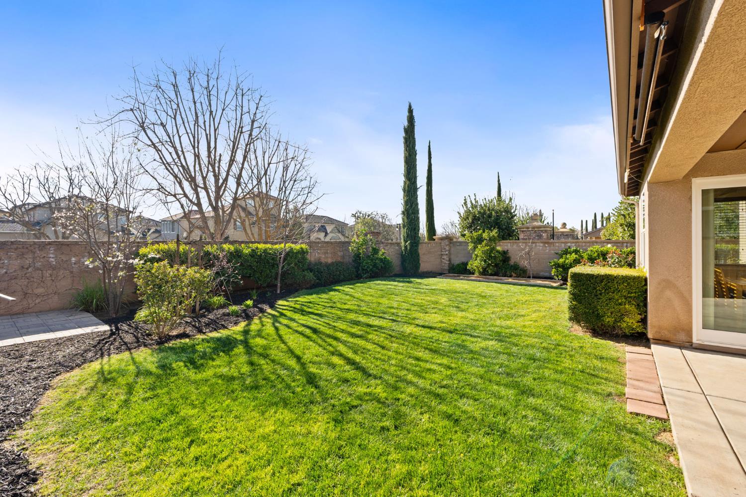 1814 N Notting Hill Ln, Clovis, CA 93619