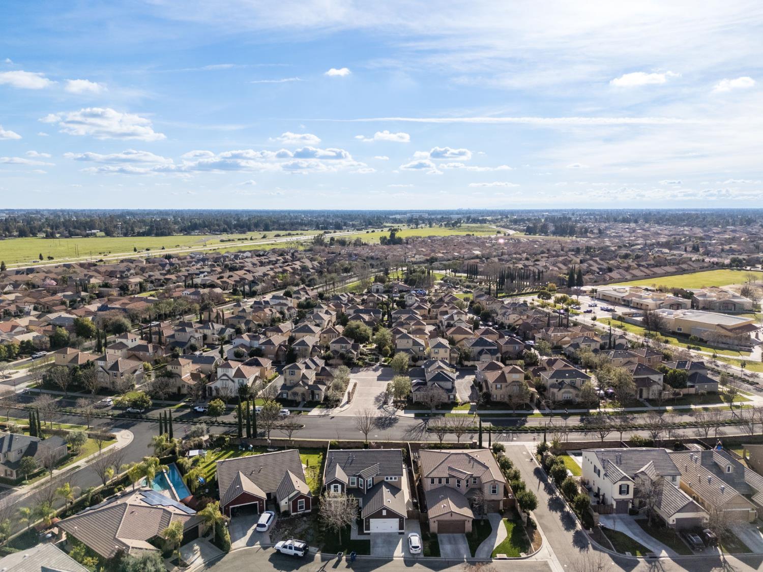 1814 N Notting Hill Ln, Clovis, CA 93619