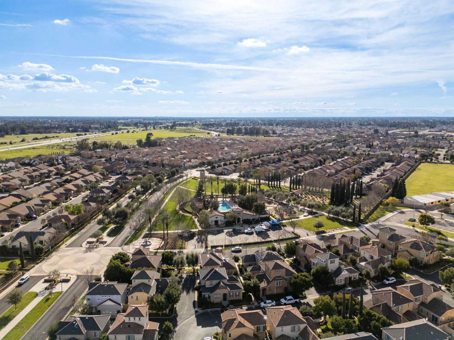 1814 N Notting Hill Ln, Clovis, CA 93619