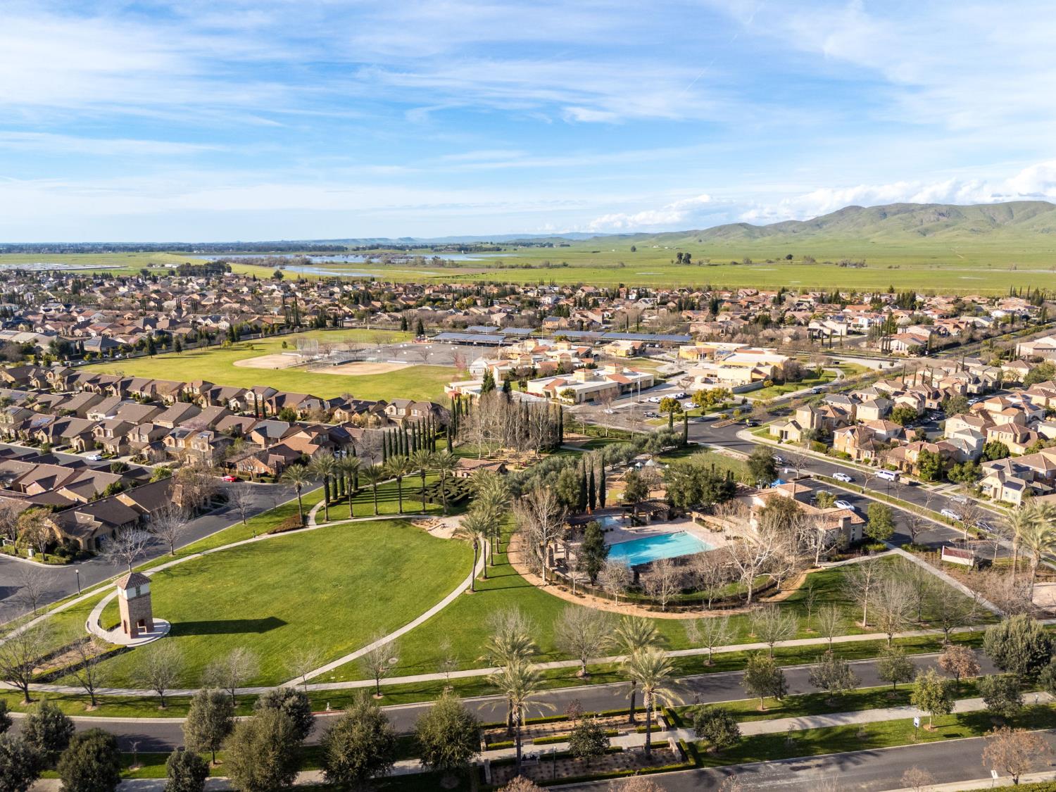 1814 N Notting Hill Ln, Clovis, CA 93619