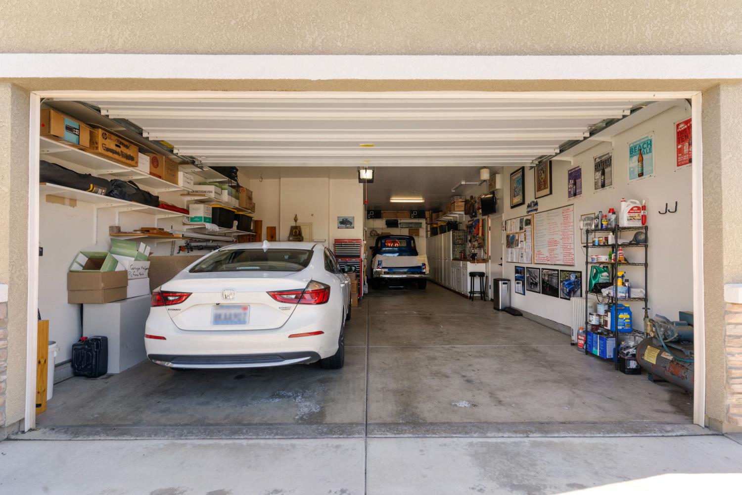 2885 Blackwood Ave, Clovis, CA 93619