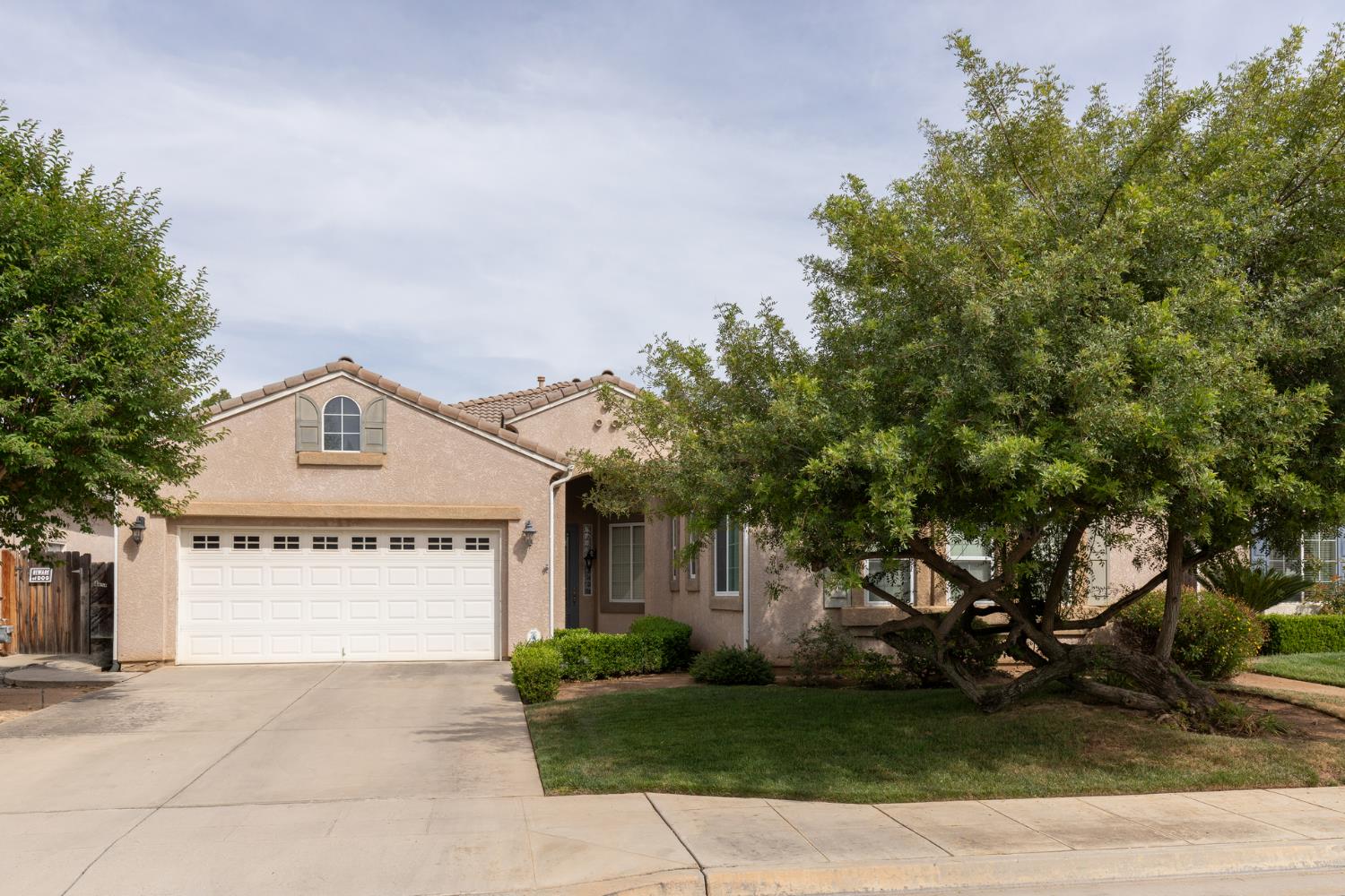 1827 N Joshua Ave, Clovis, CA 93619