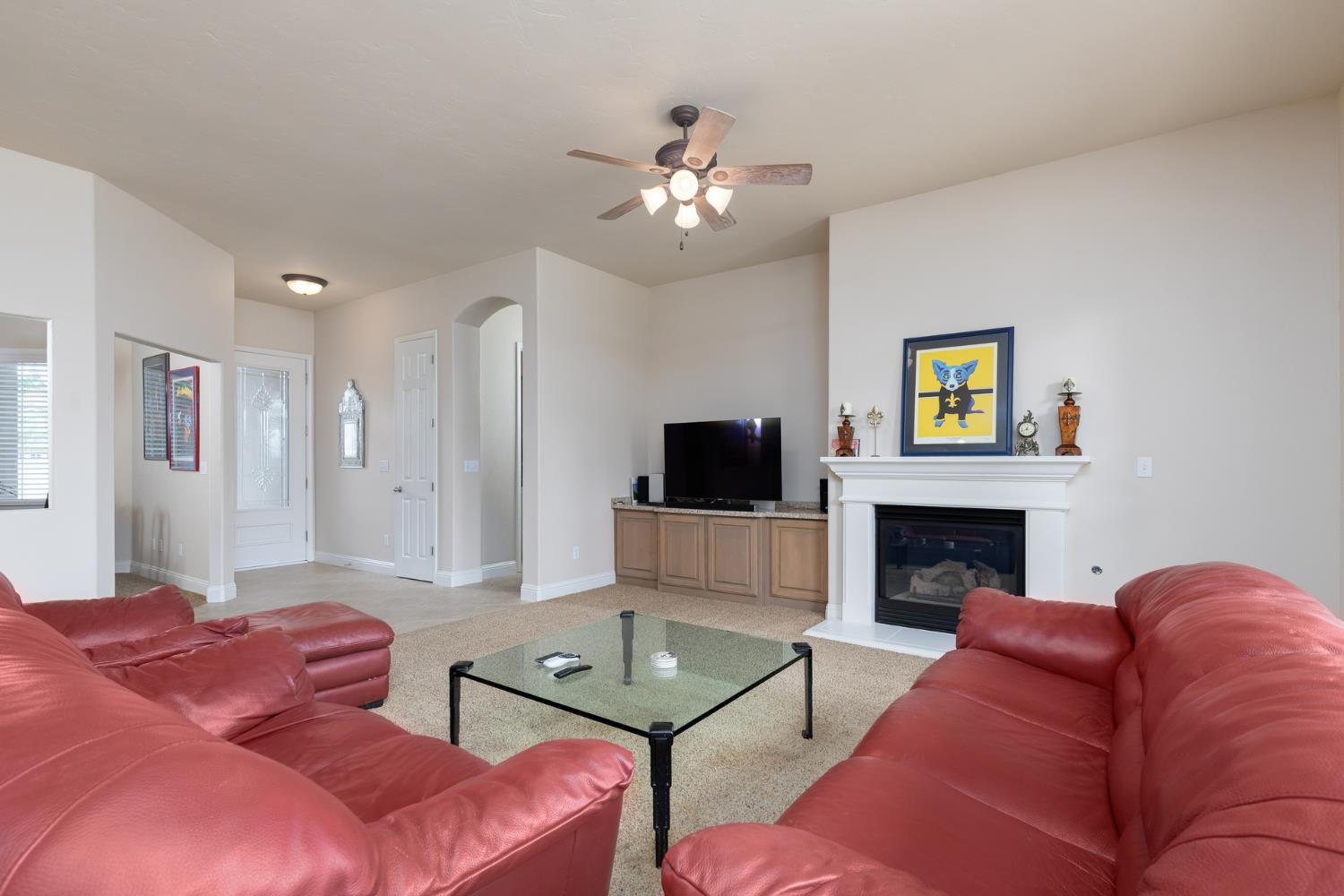 1827 N Joshua Ave, Clovis, CA 93619