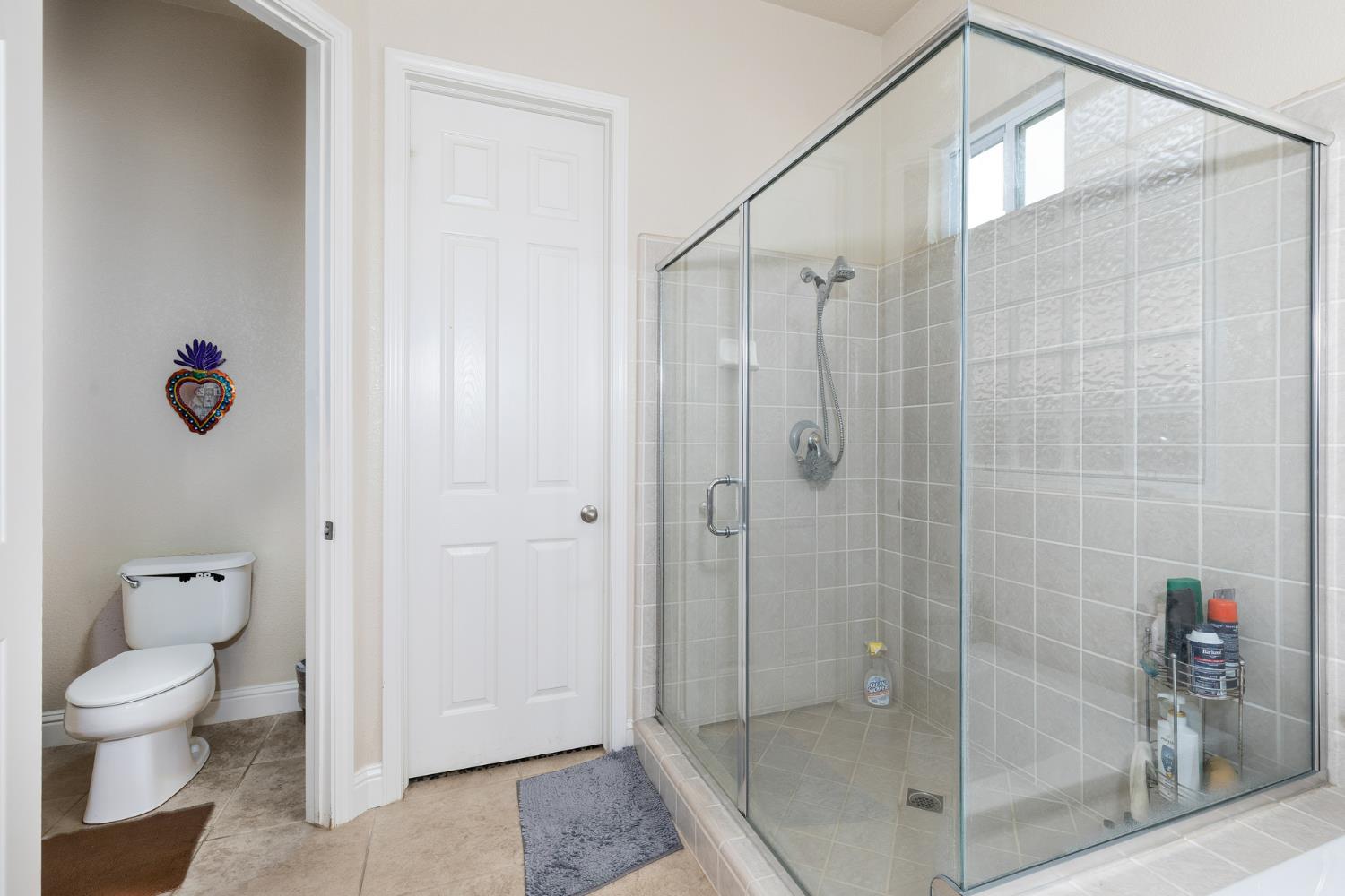 1827 N Joshua Ave, Clovis, CA 93619