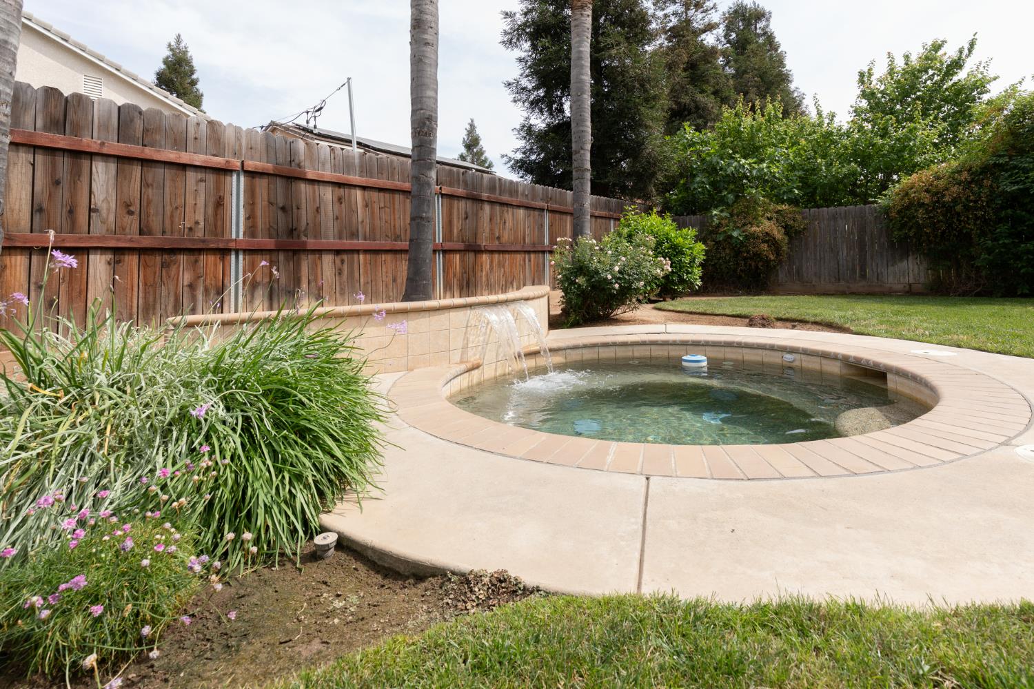 1827 N Joshua Ave, Clovis, CA 93619