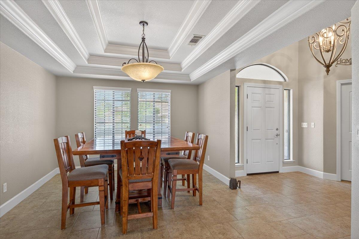 288 W Paul Ave, Clovis, CA 93612