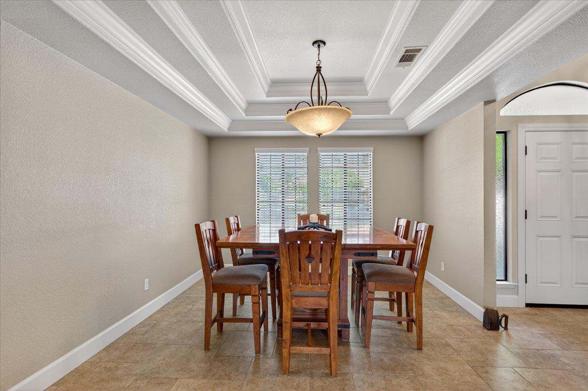 288 W Paul Ave, Clovis, CA 93612