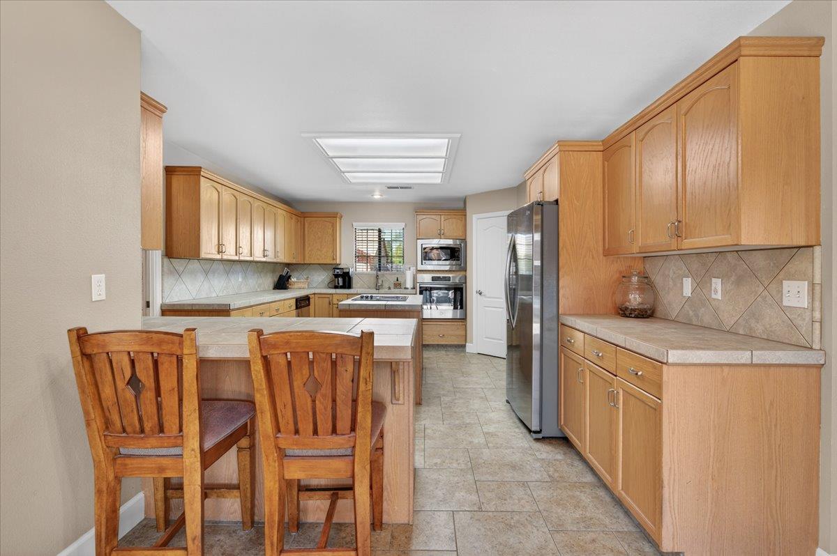 288 W Paul Ave, Clovis, CA 93612