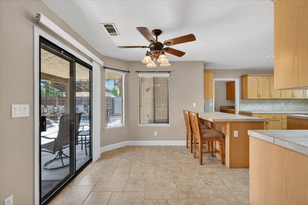 288 W Paul Ave, Clovis, CA 93612