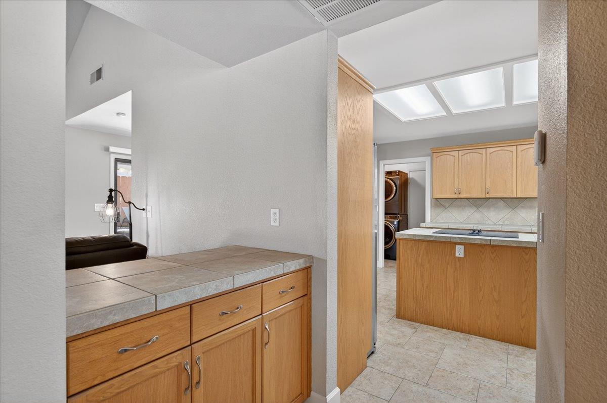 288 W Paul Ave, Clovis, CA 93612