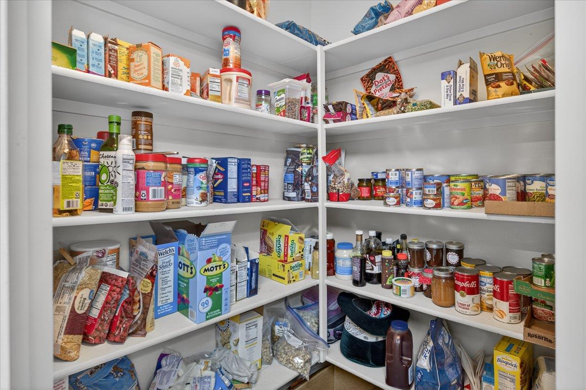 288 W Paul Ave, Clovis, CA 93612