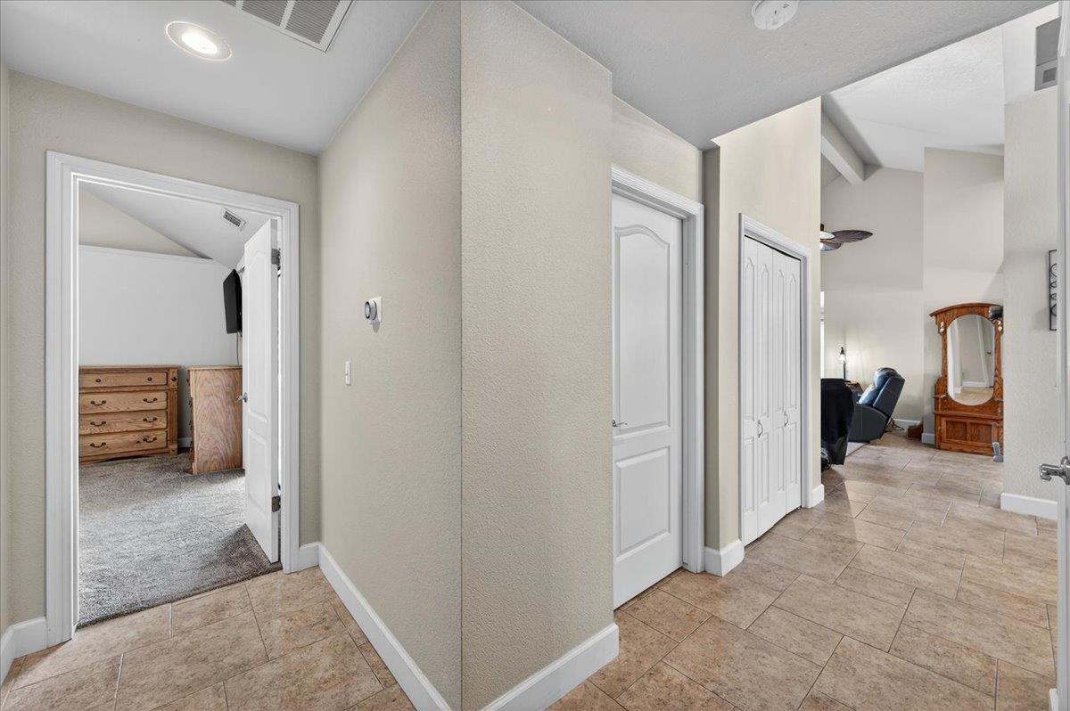 288 W Paul Ave, Clovis, CA 93612