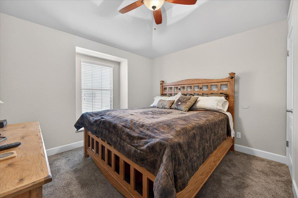 288 W Paul Ave, Clovis, CA 93612