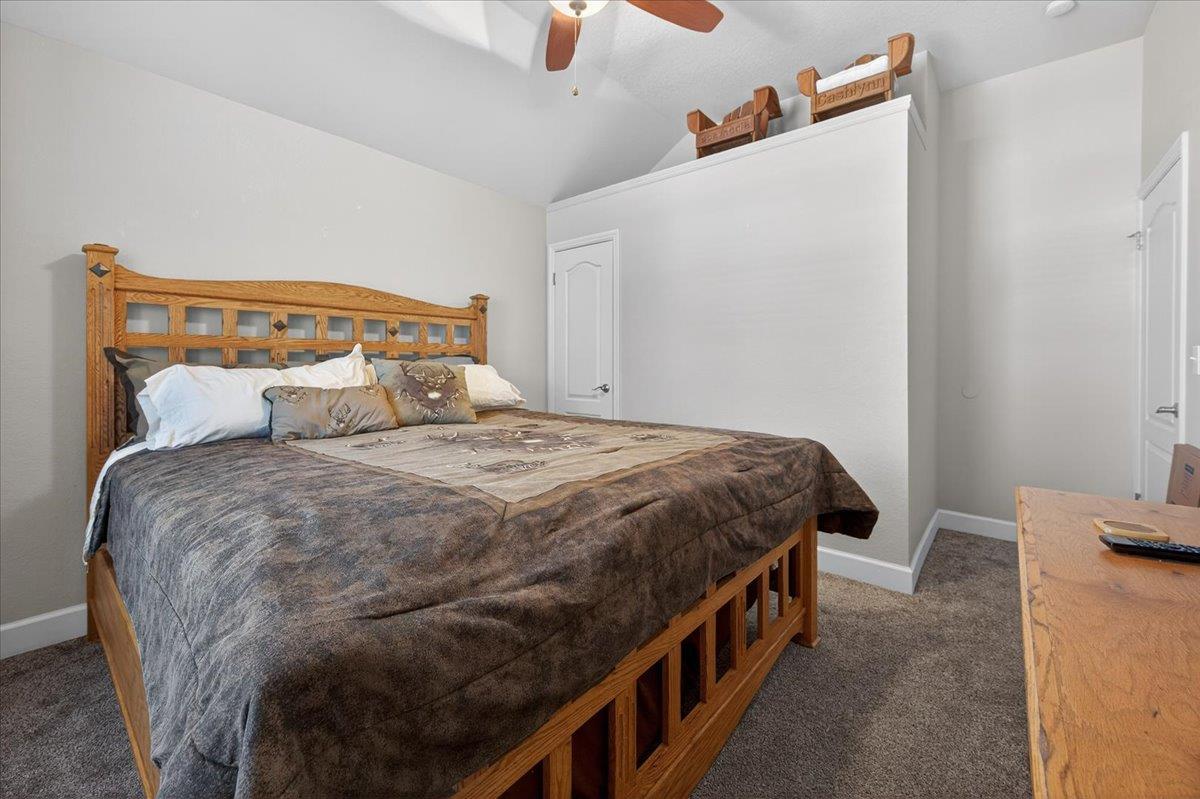 288 W Paul Ave, Clovis, CA 93612