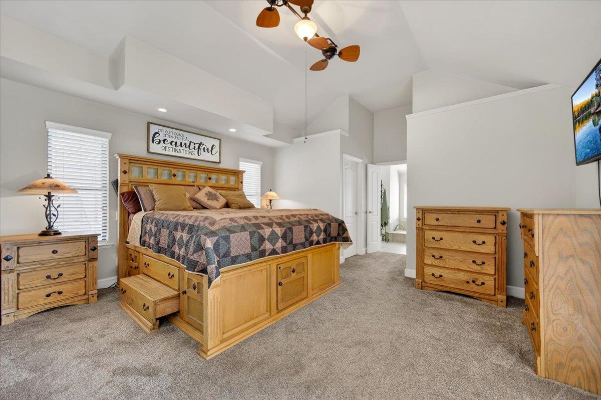 288 W Paul Ave, Clovis, CA 93612