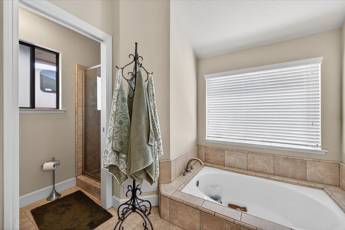 288 W Paul Ave, Clovis, CA 93612