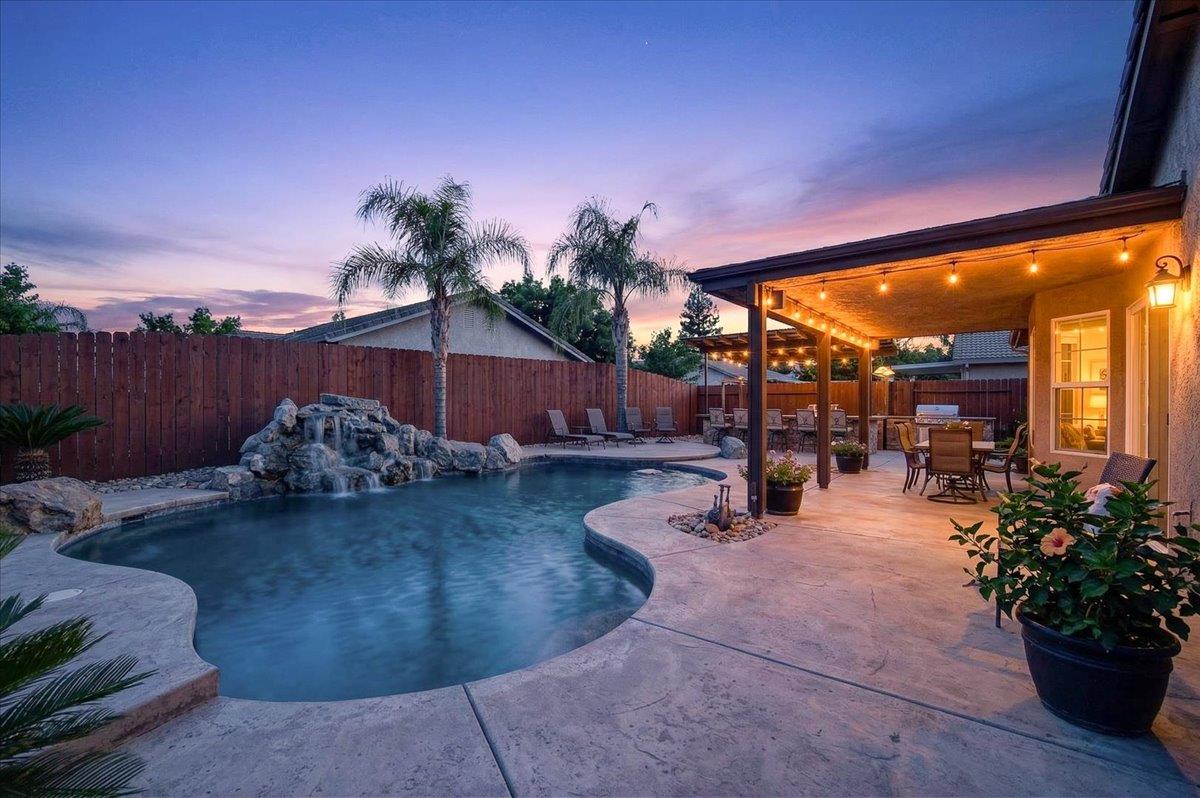 288 W Paul Ave, Clovis, CA 93612