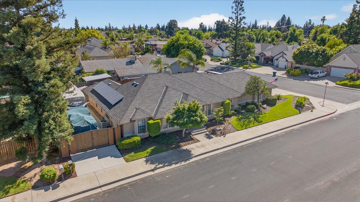 288 W Paul Ave, Clovis, CA 93612