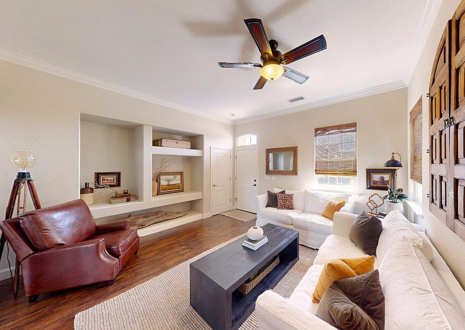 4207 Serena Ln, Clovis, CA 93619