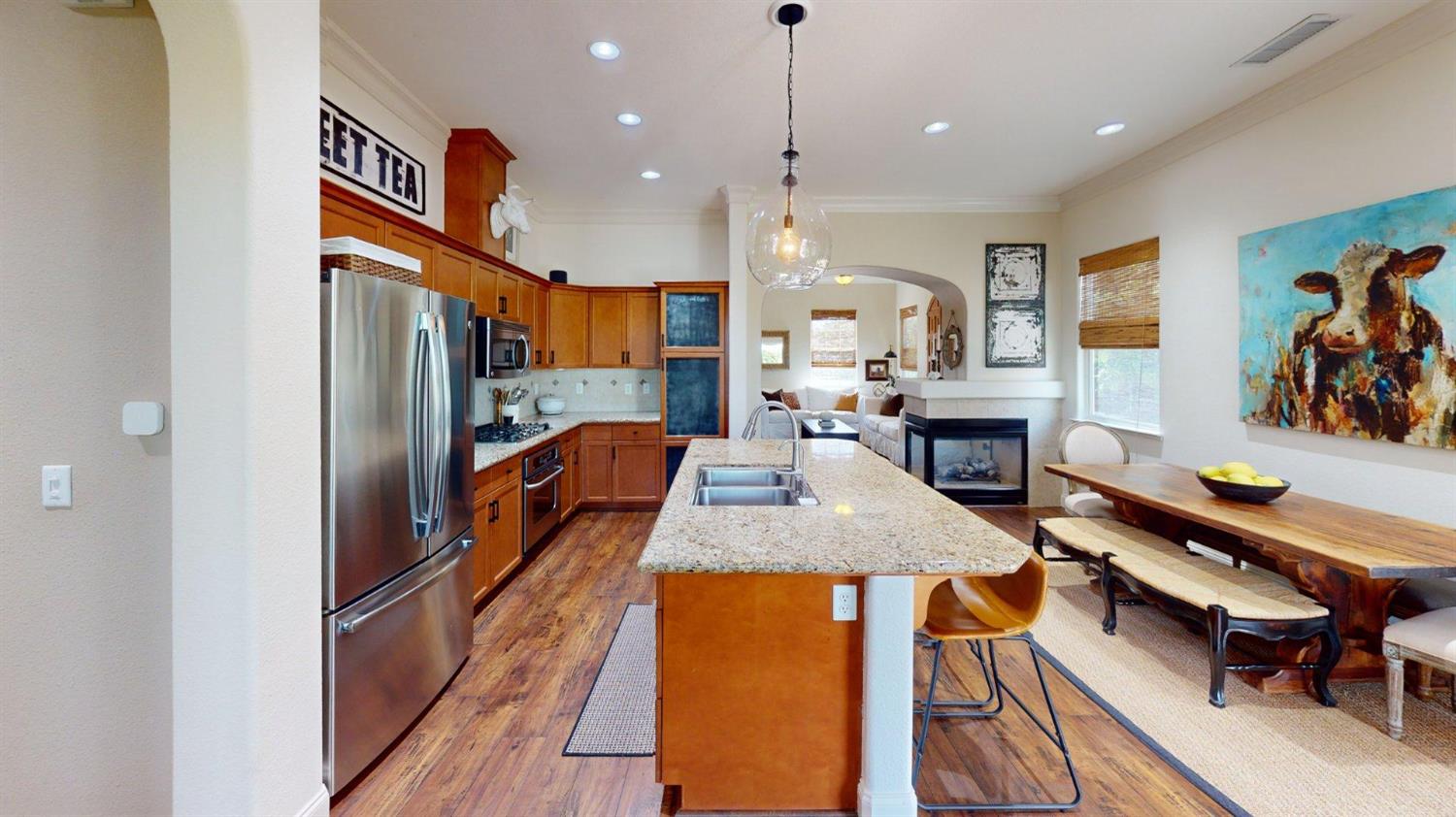 4207 Serena Ln, Clovis, CA 93619