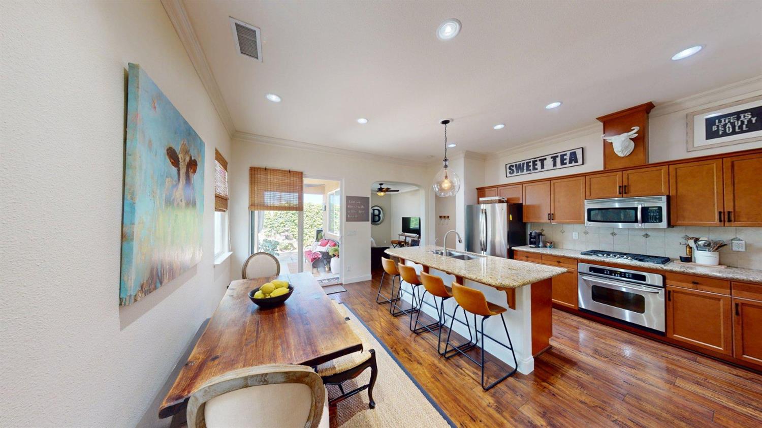 4207 Serena Ln, Clovis, CA 93619