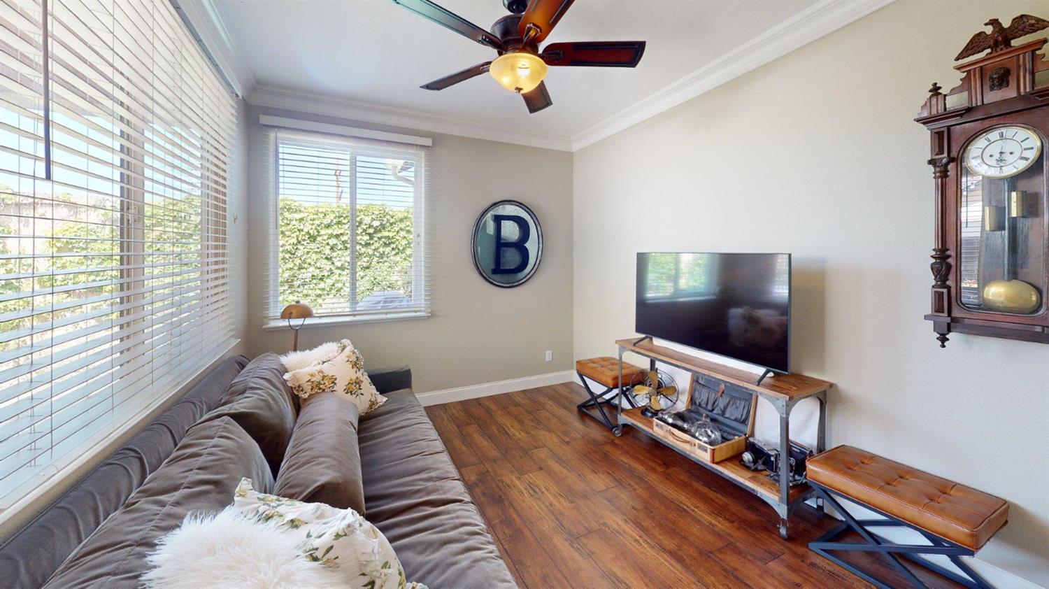 4207 Serena Ln, Clovis, CA 93619