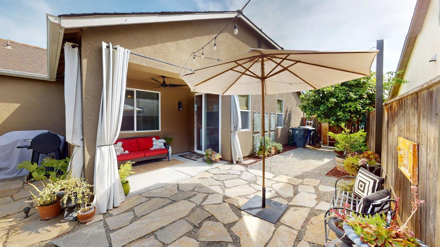 4207 Serena Ln, Clovis, CA 93619