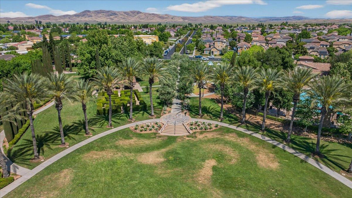 1776 N McPherson Ln, Clovis, CA 93619