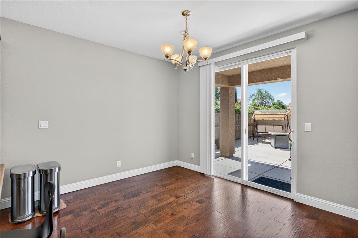 1776 N McPherson Ln, Clovis, CA 93619