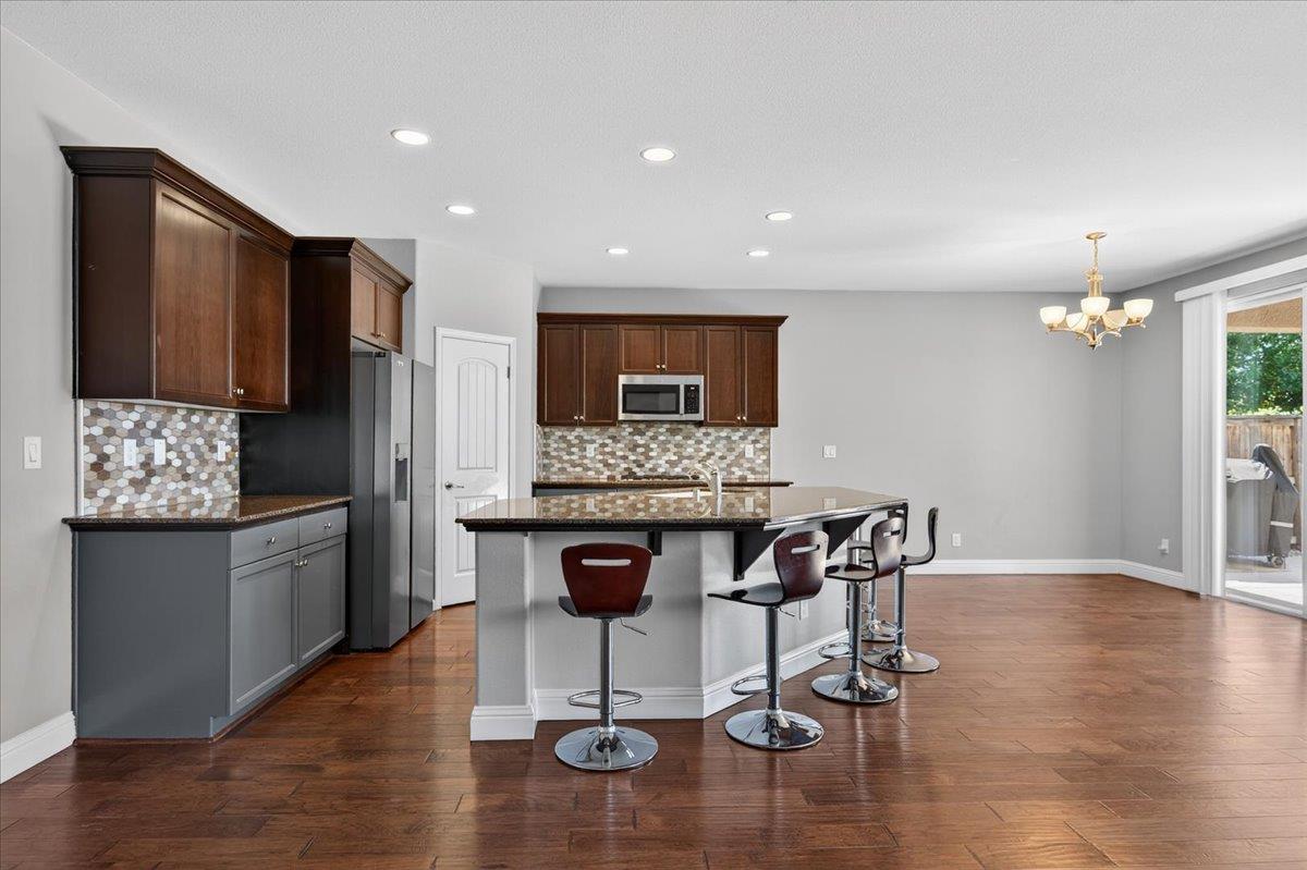 1776 N McPherson Ln, Clovis, CA 93619