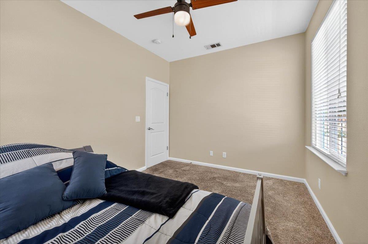 1776 N McPherson Ln, Clovis, CA 93619