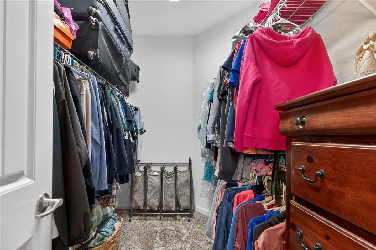 1776 N McPherson Ln, Clovis, CA 93619