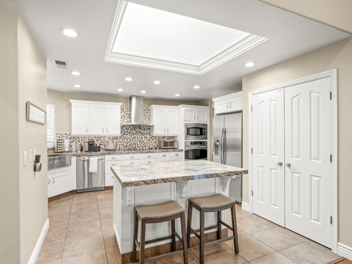 2690 Joshua Ave, Clovis, CA 93611