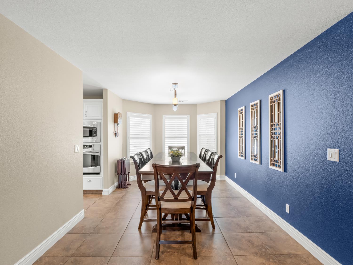 2690 Joshua Ave, Clovis, CA 93611