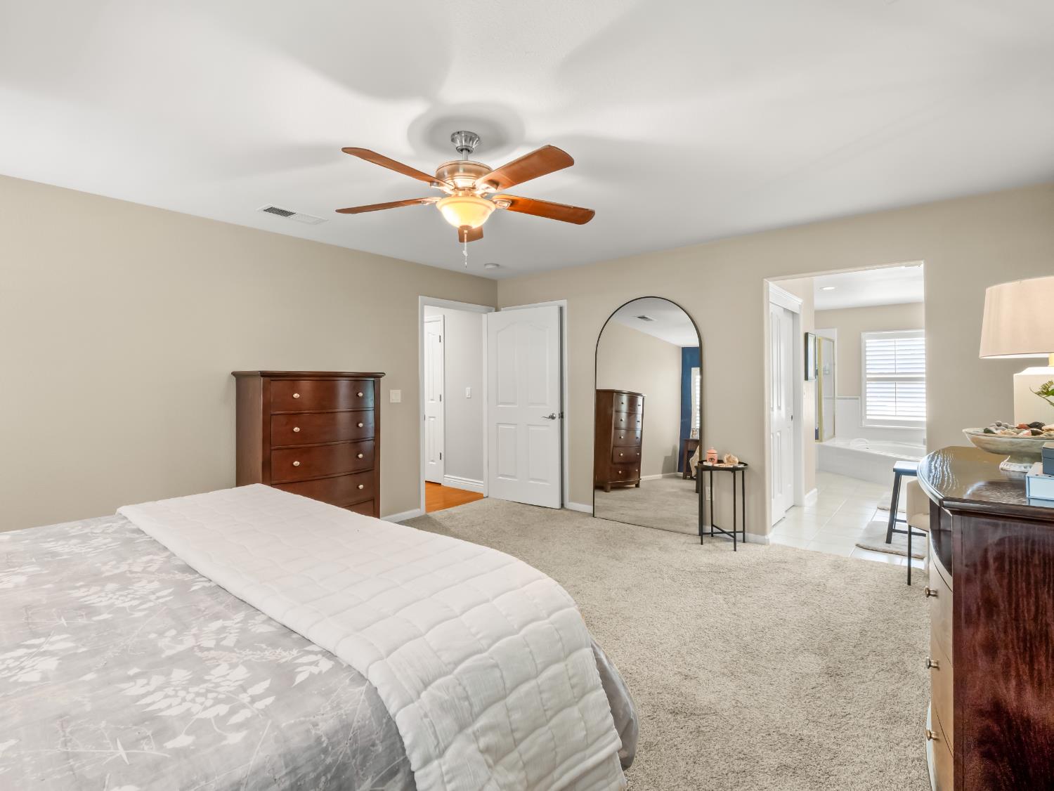 2690 Joshua Ave, Clovis, CA 93611