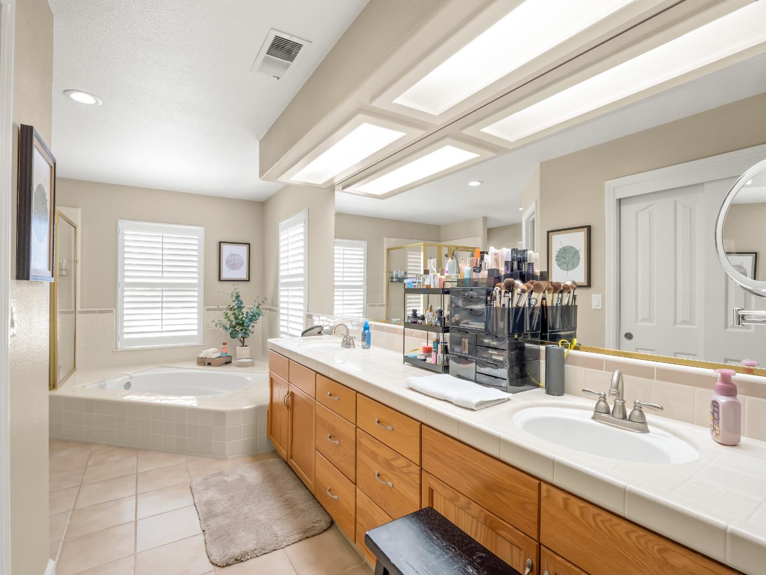 2690 Joshua Ave, Clovis, CA 93611