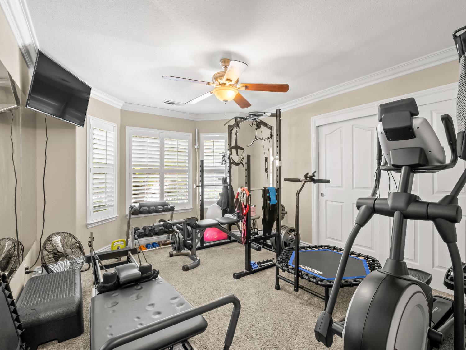 2690 Joshua Ave, Clovis, CA 93611