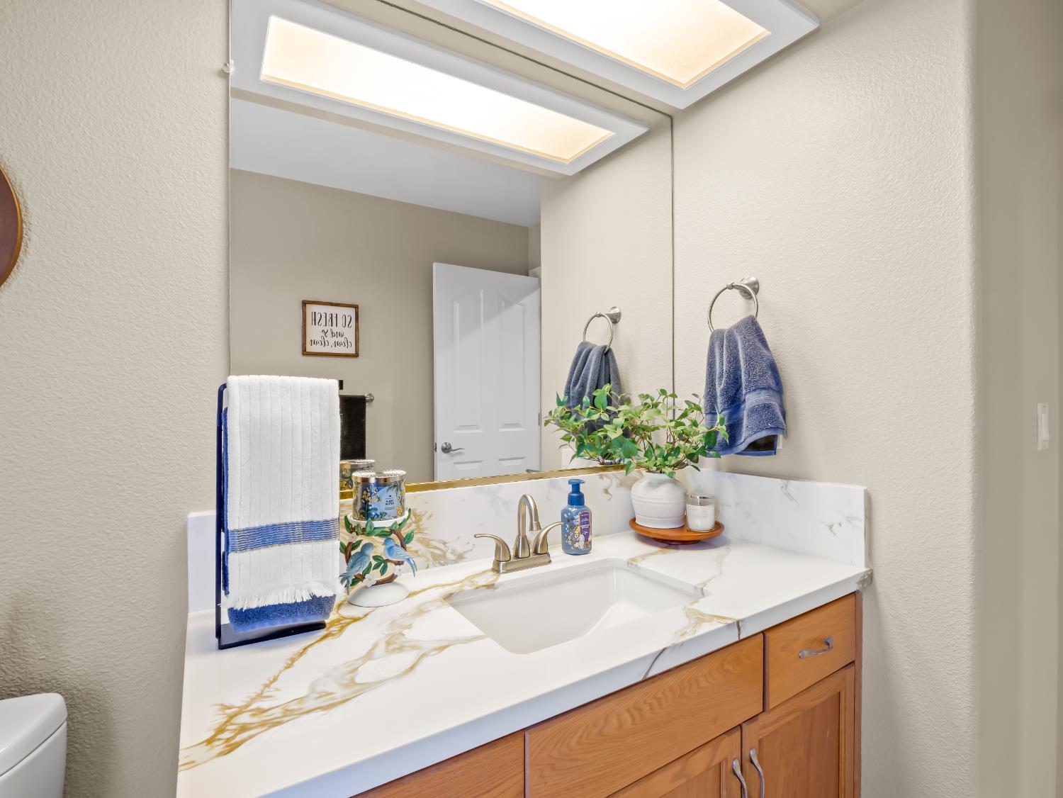 2690 Joshua Ave, Clovis, CA 93611