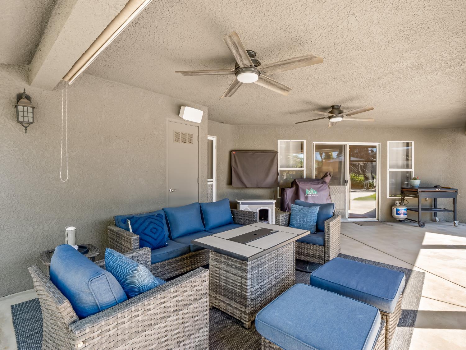 2690 Joshua Ave, Clovis, CA 93611