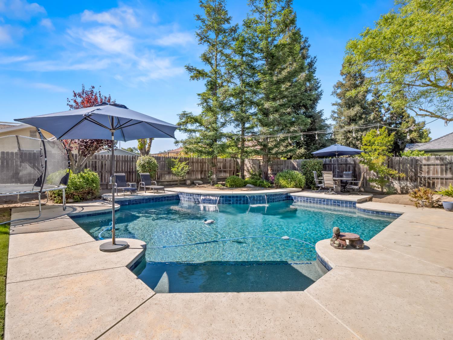 2690 Joshua Ave, Clovis, CA 93611