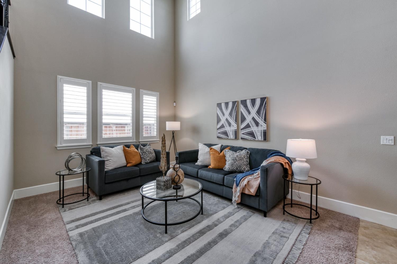 1813 N Paddington Ln, Clovis, CA 93619