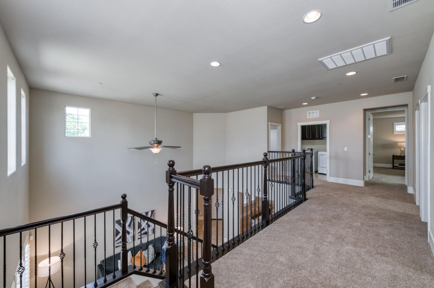 1813 N Paddington Ln, Clovis, CA 93619