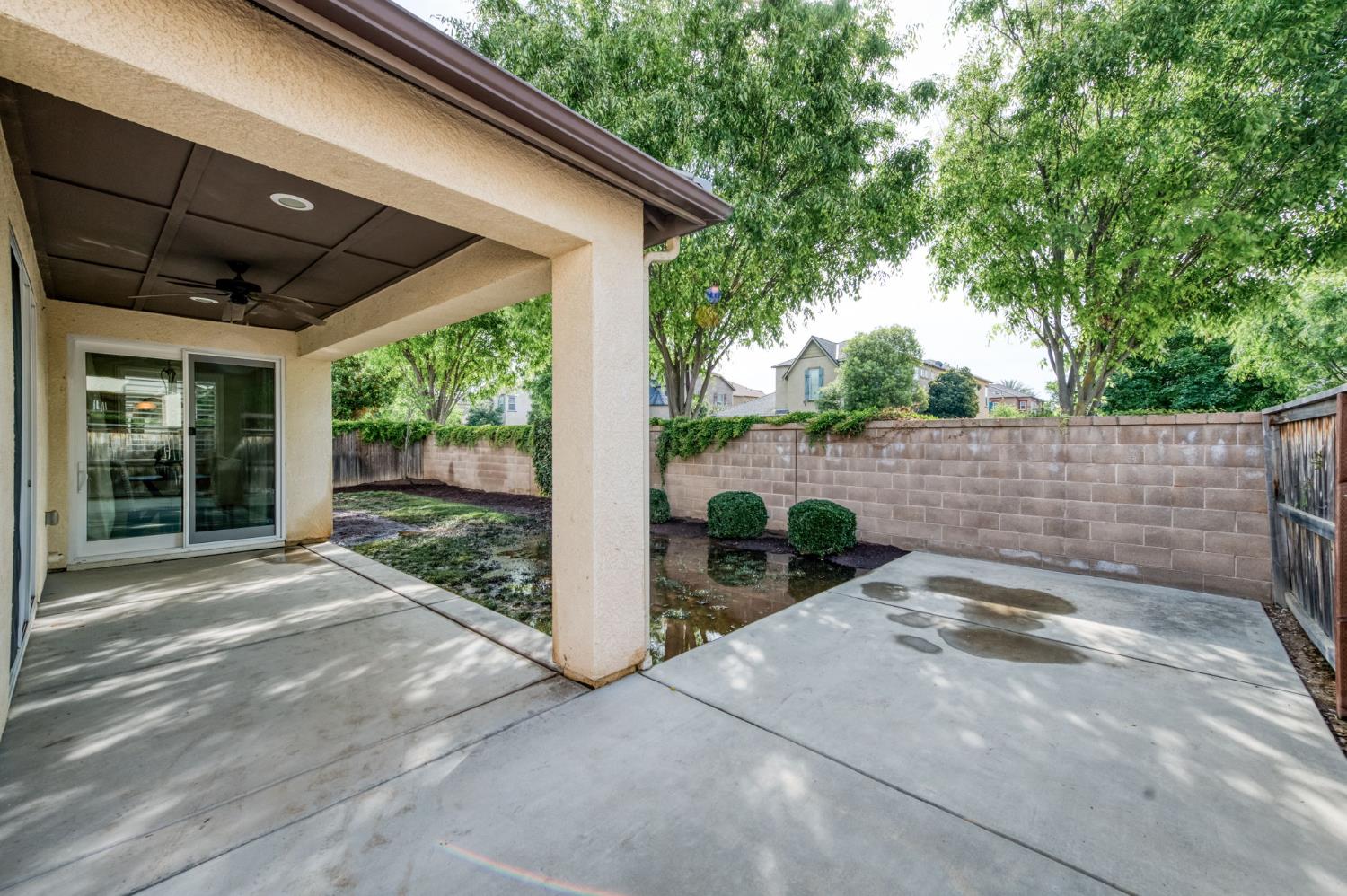 1813 N Paddington Ln, Clovis, CA 93619