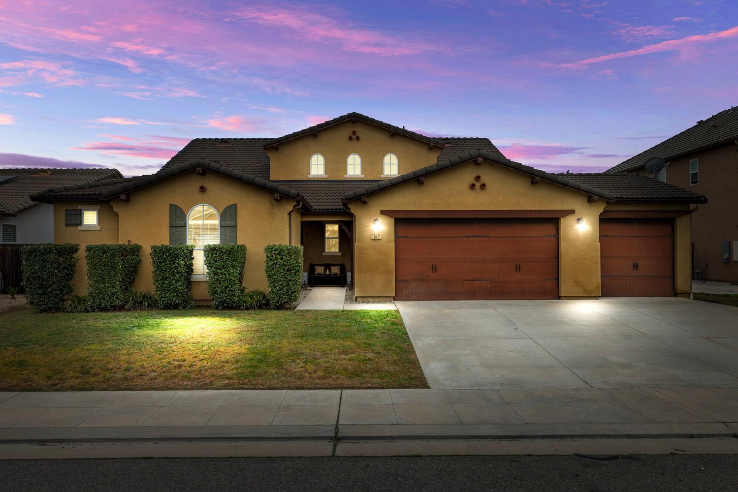 1047 Maine Ave, Clovis, CA 93619