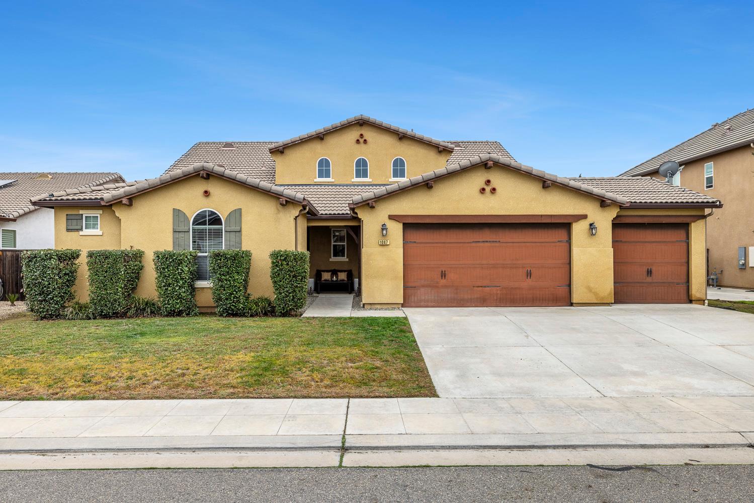 1047 Maine Ave, Clovis, CA 93619