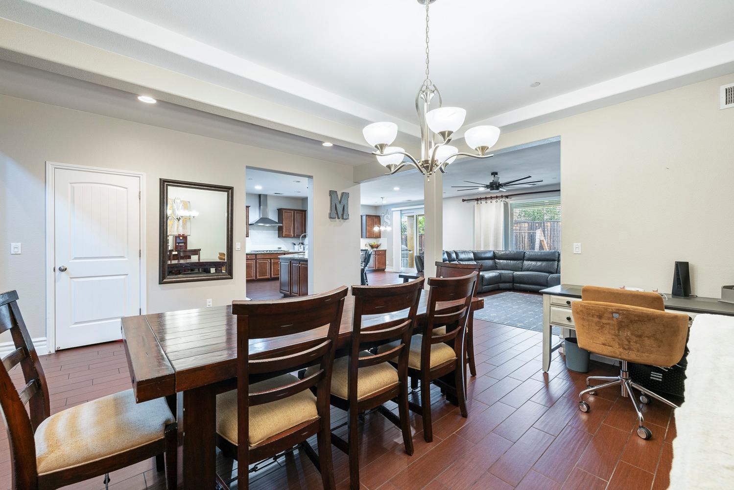 1047 Maine Ave, Clovis, CA 93619