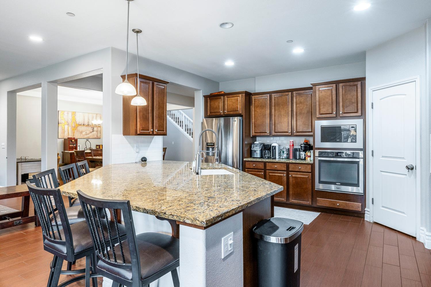 1047 Maine Ave, Clovis, CA 93619