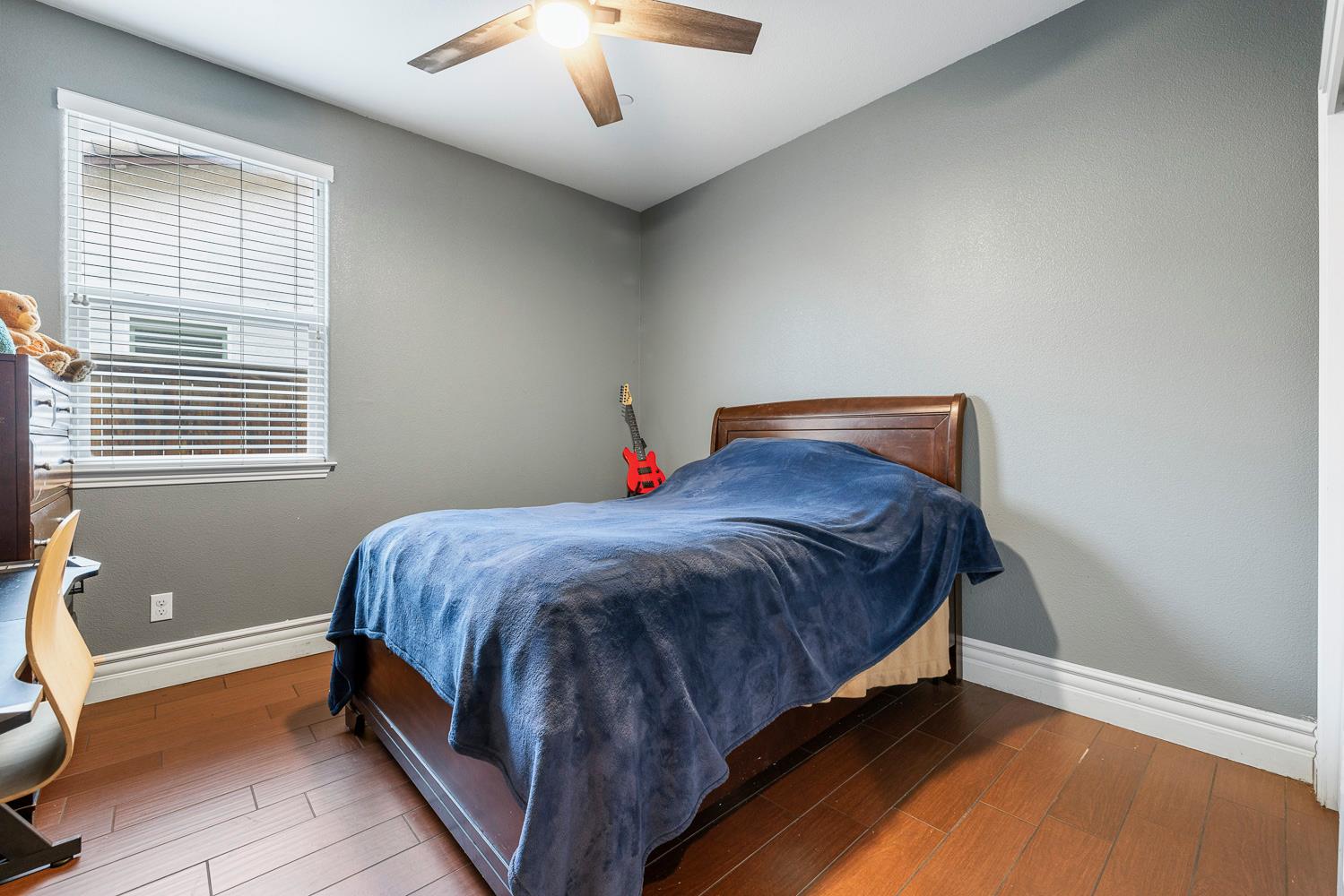 1047 Maine Ave, Clovis, CA 93619