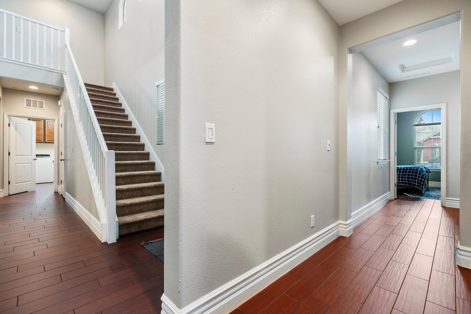 1047 Maine Ave, Clovis, CA 93619