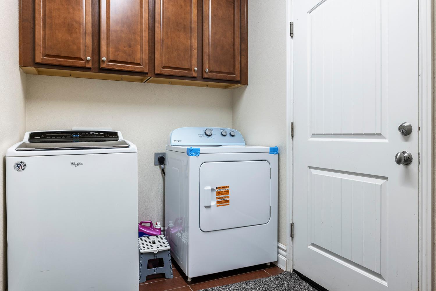 1047 Maine Ave, Clovis, CA 93619